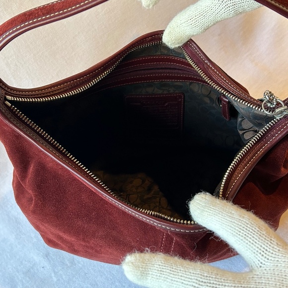 ✨ COACH Vintage Suede Hobo Bag – RARE 2005 FIND! 🍷👜✨ - Picture 6 of 11
